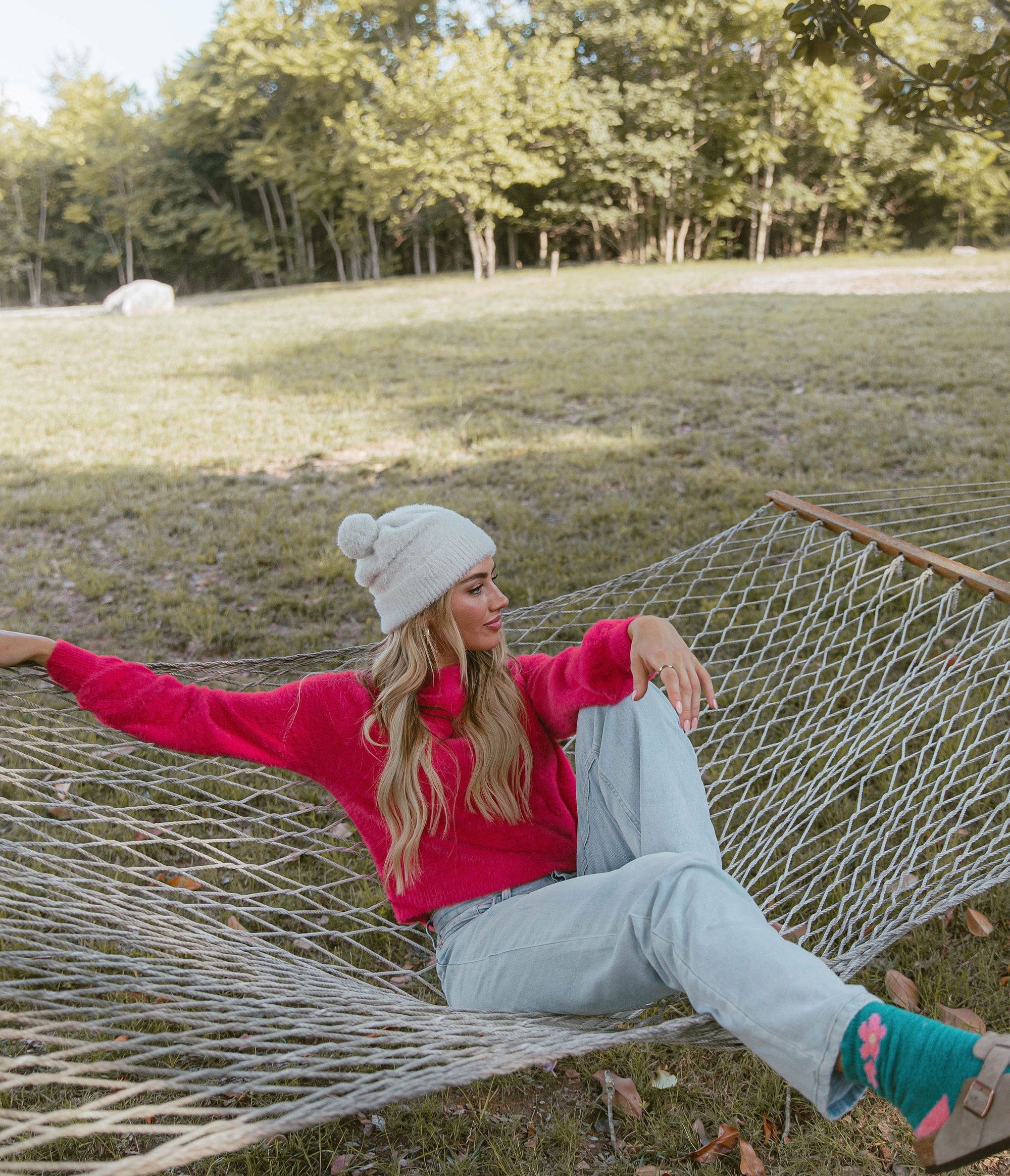 Feather Knit Beanie - Stone